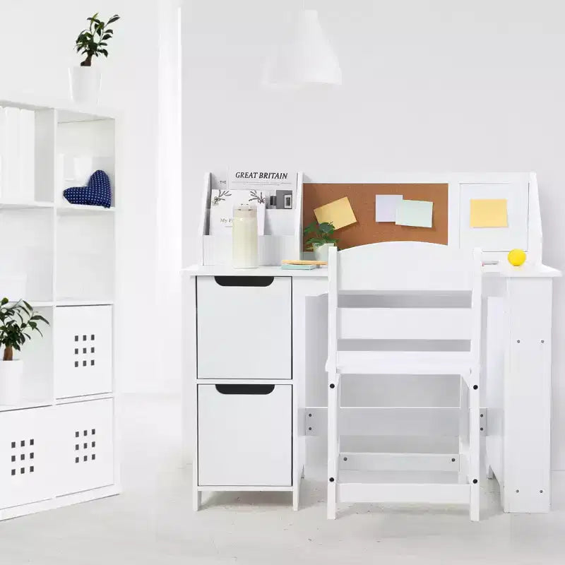 Scrivania e sedia per bambini, in legno, con contenitore a giorno e bacheca, per casa/scuola