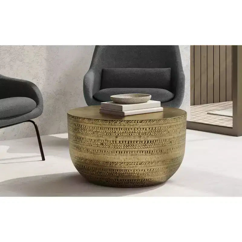 Tavolino da caffè Boho in metallo largo 29,5 pollici, assemblato